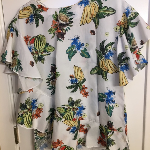 Tropical flowy top - Picture 1 of 2